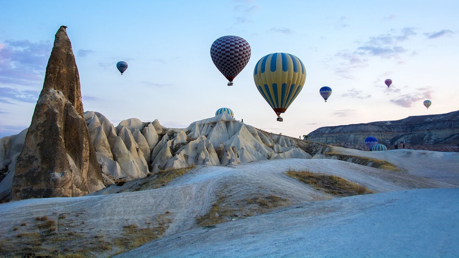 Kapadocja i Pamukkale – dziesiątki balonów nad kominami skalnymi Kapadocji