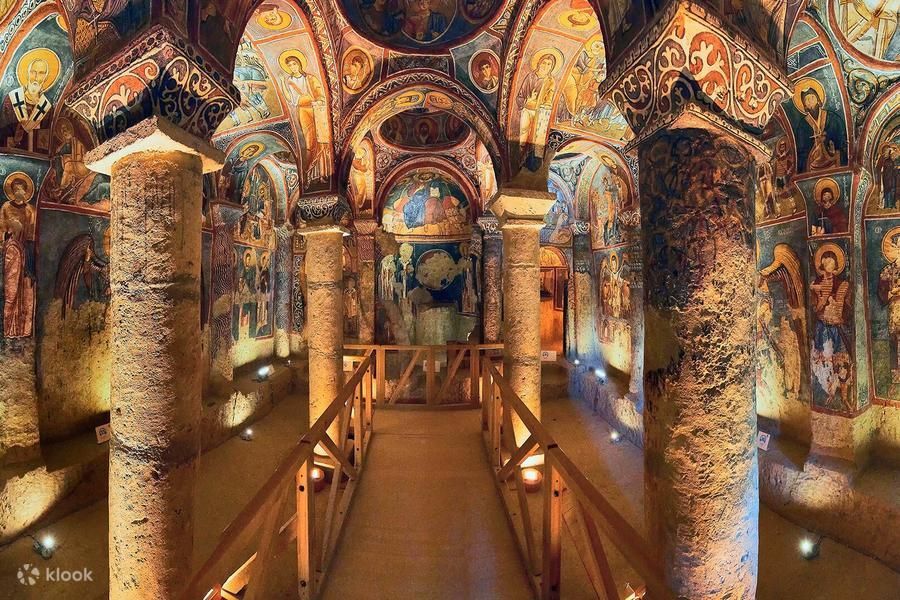 Muzeum na wolnym powietrzu w Göreme i skalne kościoły Kapadocji